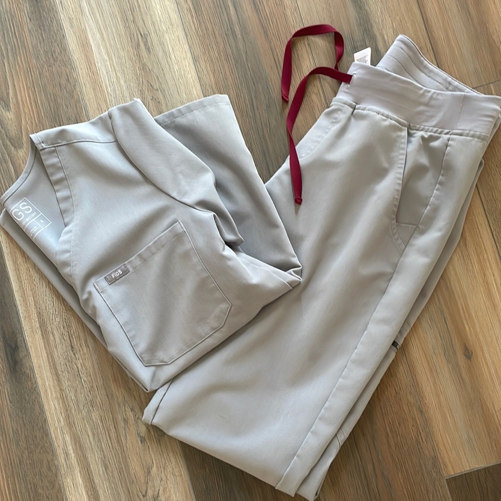 Figs light grey “cement grey” scrub set